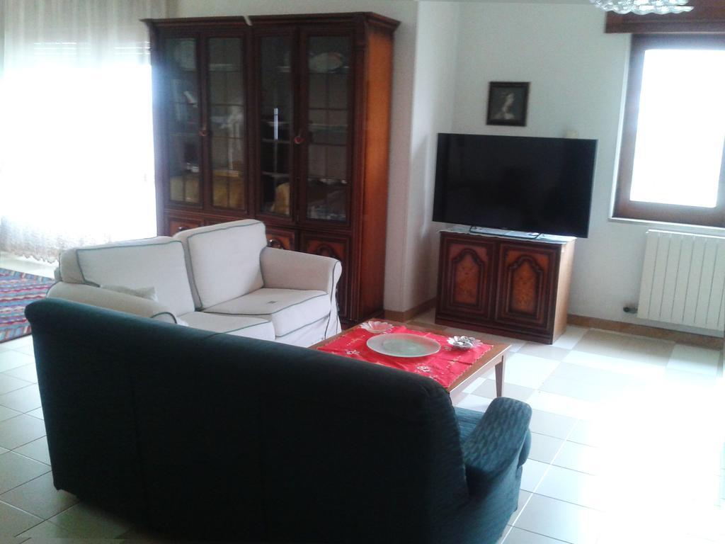 Appartamento In Villa Virginia Fino A 10 Ospiti Mondragone Habitación foto